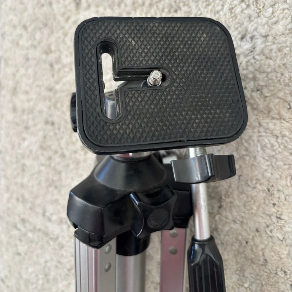 IIC Taiwan Tripod